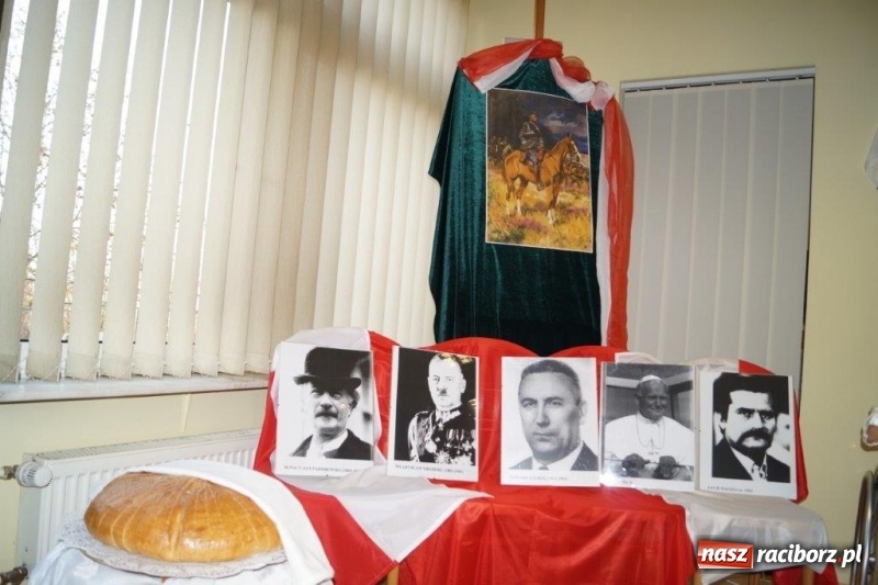 Zdjęcie w galerii na portalu naszraciborz.pl: Wielkie narodowe święto w Złotej Jesieni  wiadomości z regionu