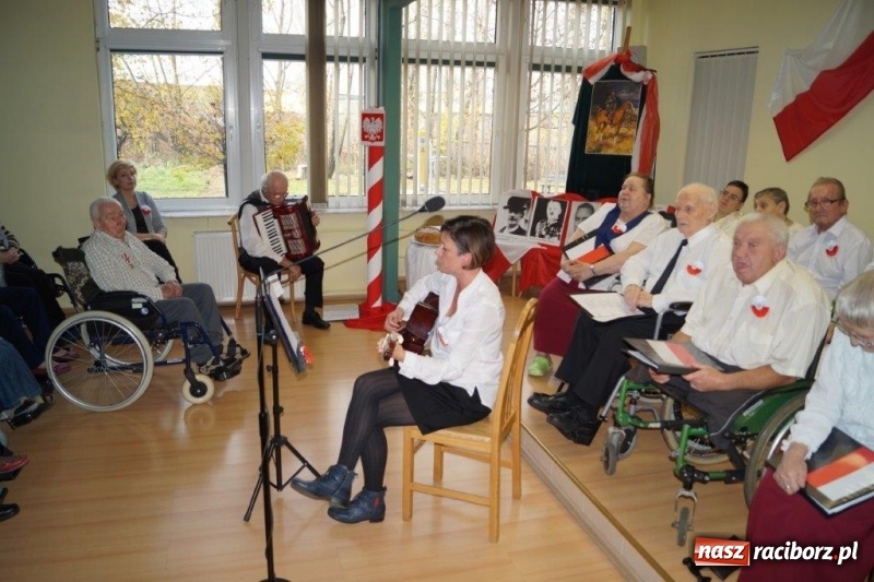Zdjęcie w galerii na portalu naszraciborz.pl: Wielkie narodowe święto w Złotej Jesieni  wiadomości z regionu