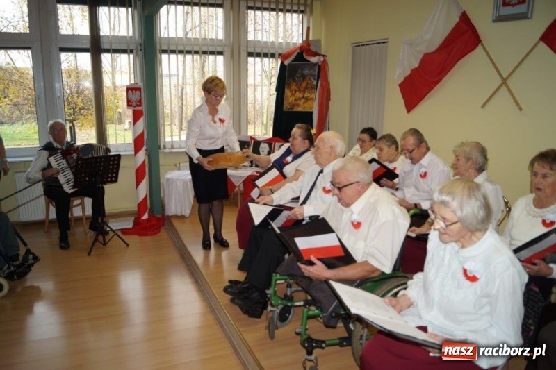 Zdjęcie w galerii na portalu naszraciborz.pl: Wielkie narodowe święto w Złotej Jesieni  wiadomości z regionu