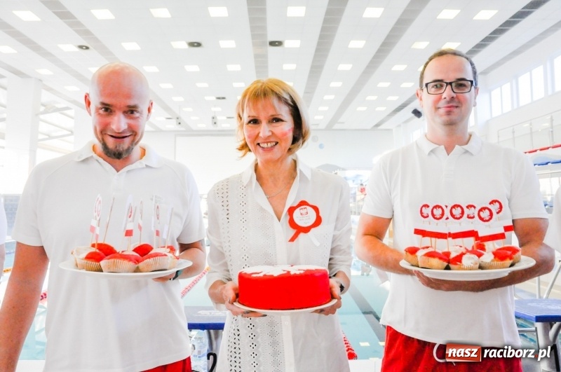 Zdjęcie w galerii na portalu naszraciborz.pl: ZSOMS. 100 x 100 metrów na 100-lecie Niepodległości FOTO i WIDEO wiadomości z regionu