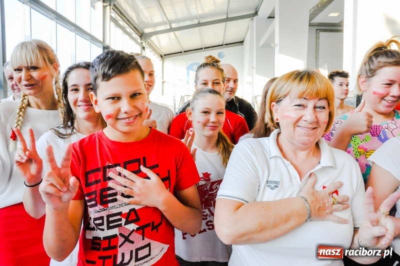 Zdjęcie w galerii na portalu naszraciborz.pl: ZSOMS. 100 x 100 metrów na 100-lecie Niepodległości FOTO i WIDEO wiadomości z regionu