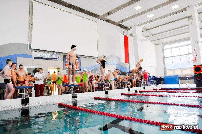 Zdjęcie w galerii na portalu naszraciborz.pl: ZSOMS. 100 x 100 metrów na 100-lecie Niepodległości FOTO i WIDEO wiadomości z regionu