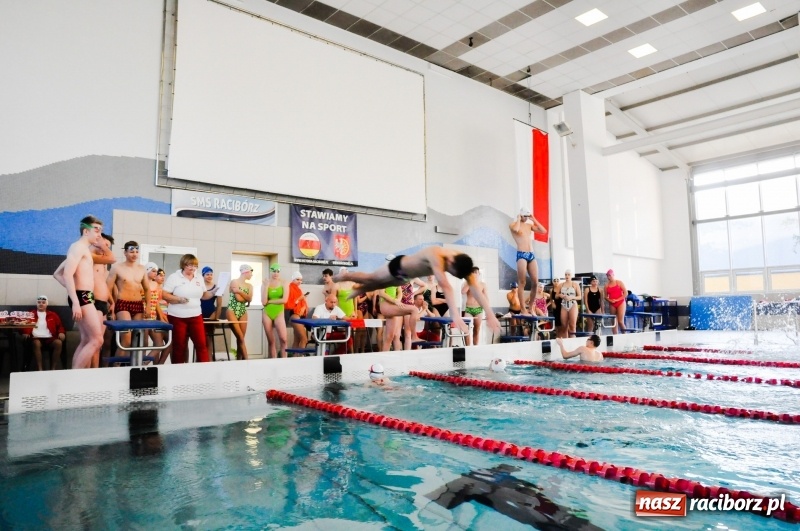 Zdjęcie w galerii na portalu naszraciborz.pl: ZSOMS. 100 x 100 metrów na 100-lecie Niepodległości FOTO i WIDEO wiadomości z regionu