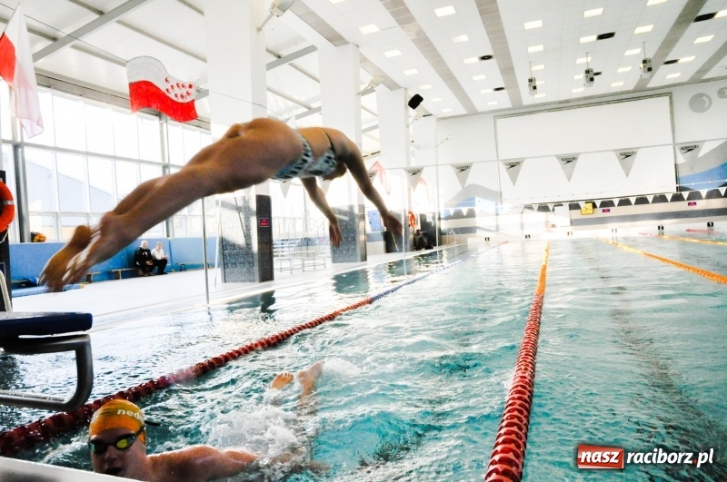 Zdjęcie w galerii na portalu naszraciborz.pl: ZSOMS. 100 x 100 metrów na 100-lecie Niepodległości FOTO i WIDEO wiadomości z regionu