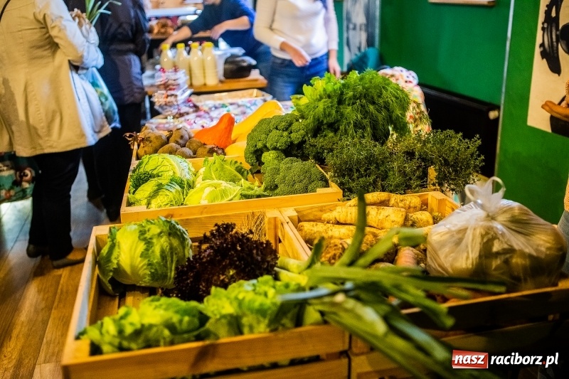Zdjęcie w galerii na portalu naszraciborz.pl: Listopadowy Bio Bazar na Końcu Świata wiadomości z regionu