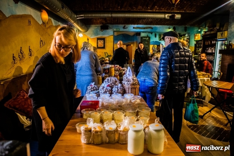 Zdjęcie w galerii na portalu naszraciborz.pl: Listopadowy Bio Bazar na Końcu Świata wiadomości z regionu