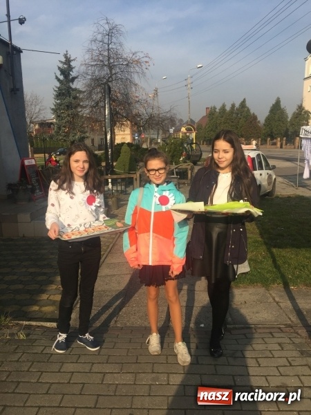 Zdjęcie w galerii na portalu naszraciborz.pl: Uczniowie z Nędzy w przemarszu dla Niepodległej z naczelnikiem na czele wiadomości z regionu