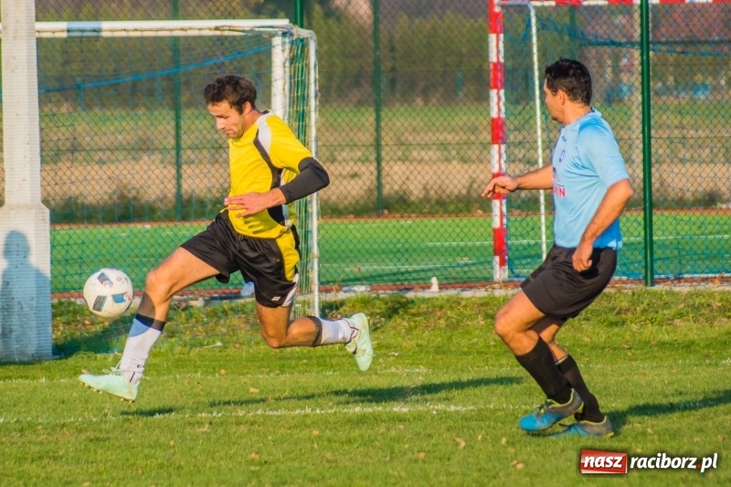 Zdjęcie w galerii na portalu naszraciborz.pl: B klasa. W Zabełkowie strzelali w końcówkach wiadomości z regionu