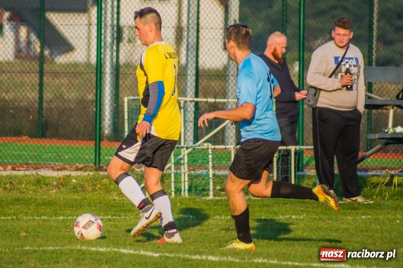 Zdjęcie w galerii na portalu naszraciborz.pl: B klasa. W Zabełkowie strzelali w końcówkach wiadomości z regionu