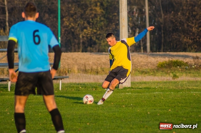 Zdjęcie w galerii na portalu naszraciborz.pl: B klasa. W Zabełkowie strzelali w końcówkach wiadomości z regionu