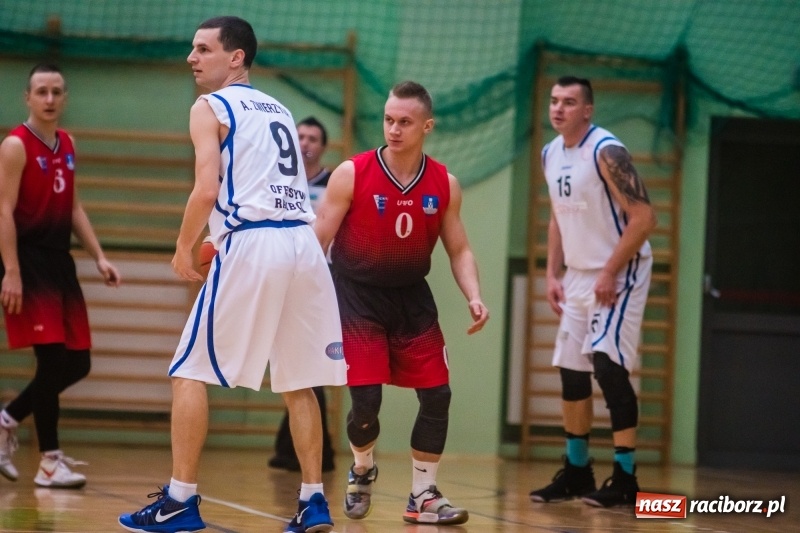 Zdjęcie w galerii na portalu naszraciborz.pl: Dreszczowiec w starciu Ofensywy z MCKS Czeladź wiadomości z regionu