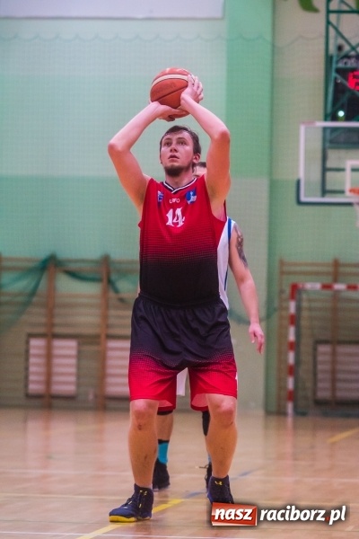 Zdjęcie w galerii na portalu naszraciborz.pl: Dreszczowiec w starciu Ofensywy z MCKS Czeladź wiadomości z regionu