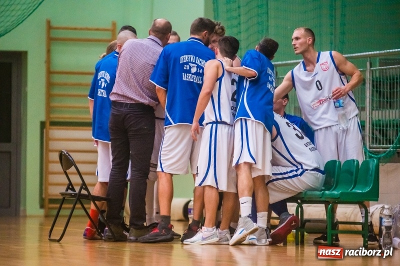 Zdjęcie w galerii na portalu naszraciborz.pl: Dreszczowiec w starciu Ofensywy z MCKS Czeladź wiadomości z regionu
