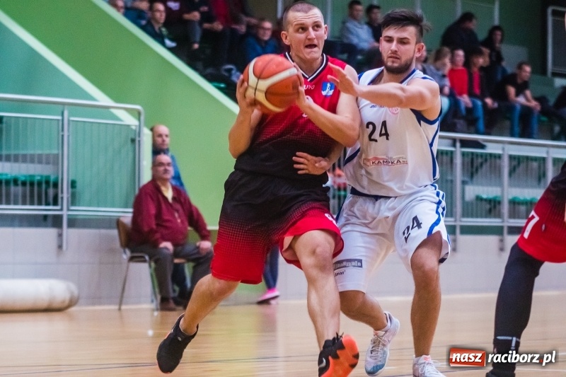 Zdjęcie w galerii na portalu naszraciborz.pl: Dreszczowiec w starciu Ofensywy z MCKS Czeladź wiadomości z regionu