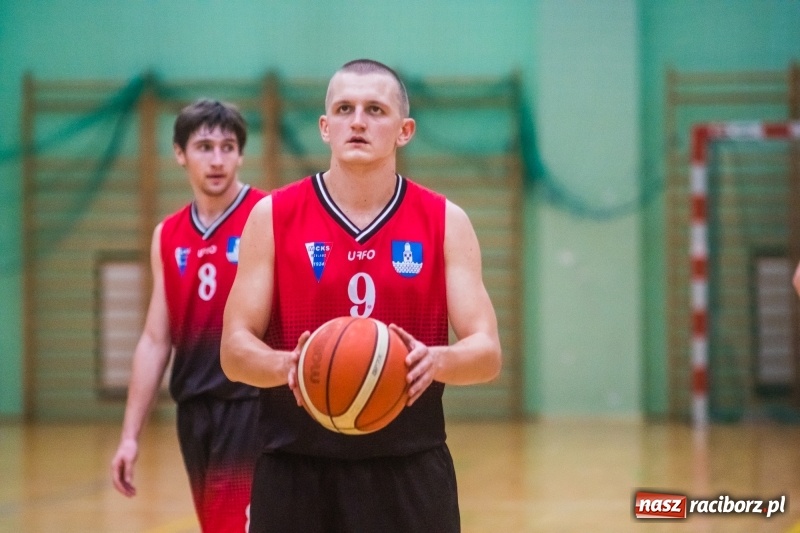 Zdjęcie w galerii na portalu naszraciborz.pl: Dreszczowiec w starciu Ofensywy z MCKS Czeladź wiadomości z regionu