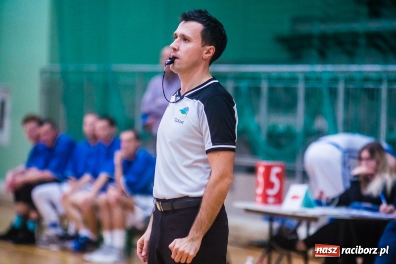 Zdjęcie w galerii na portalu naszraciborz.pl: Dreszczowiec w starciu Ofensywy z MCKS Czeladź wiadomości z regionu