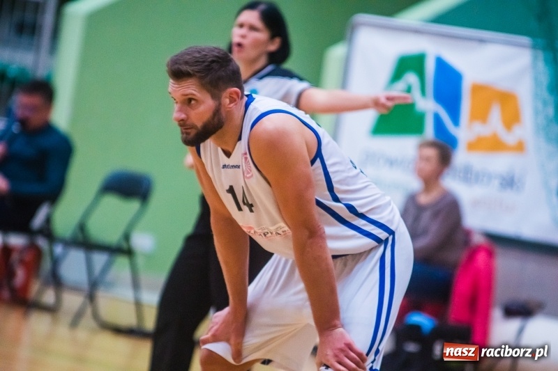 Zdjęcie w galerii na portalu naszraciborz.pl: Dreszczowiec w starciu Ofensywy z MCKS Czeladź wiadomości z regionu