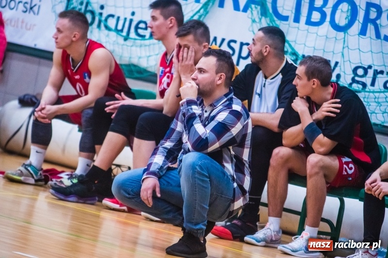 Zdjęcie w galerii na portalu naszraciborz.pl: Dreszczowiec w starciu Ofensywy z MCKS Czeladź wiadomości z regionu