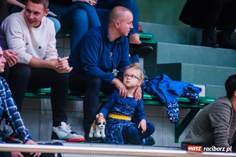 Zdjęcie w galerii na portalu naszraciborz.pl: Dreszczowiec w starciu Ofensywy z MCKS Czeladź wiadomości z regionu