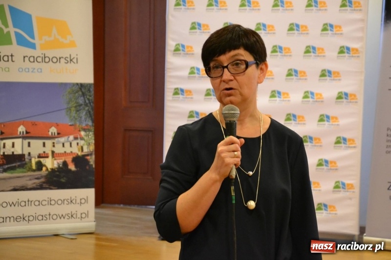 Zdjęcie w galerii na portalu naszraciborz.pl: Nie przydeptuj małych skrzydeł…Konferencja na zamku  wiadomości z regionu