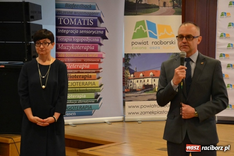 Zdjęcie w galerii na portalu naszraciborz.pl: Nie przydeptuj małych skrzydeł…Konferencja na zamku  wiadomości z regionu