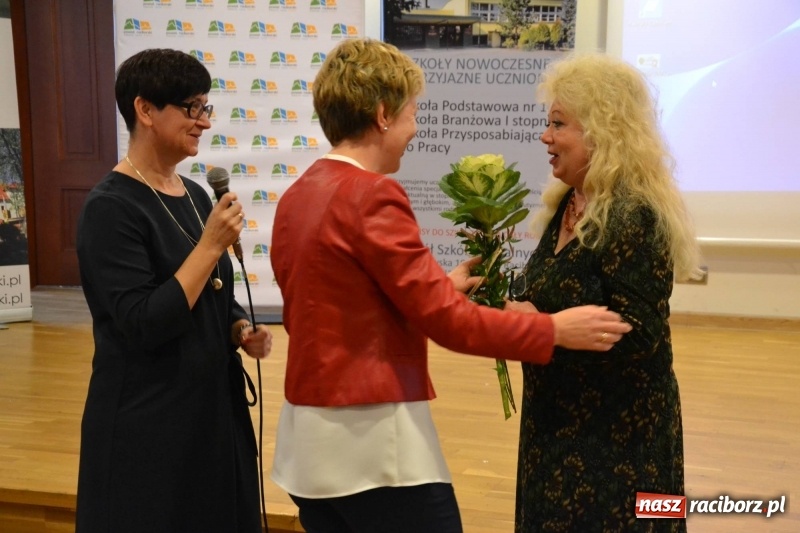 Zdjęcie w galerii na portalu naszraciborz.pl: Nie przydeptuj małych skrzydeł…Konferencja na zamku  wiadomości z regionu