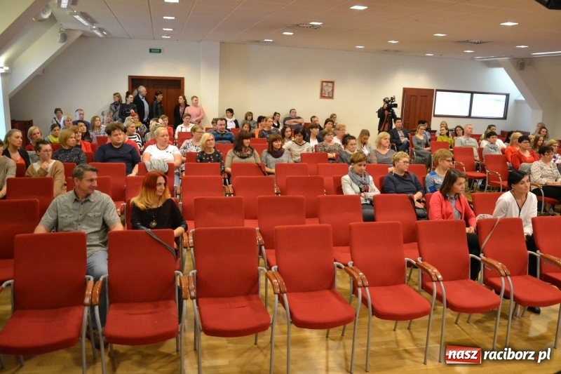 Zdjęcie w galerii na portalu naszraciborz.pl: Nie przydeptuj małych skrzydeł…Konferencja na zamku  wiadomości z regionu