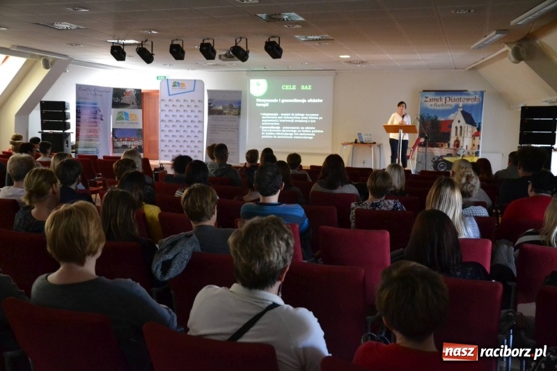 Zdjęcie w galerii na portalu naszraciborz.pl: Nie przydeptuj małych skrzydeł…Konferencja na zamku  wiadomości z regionu
