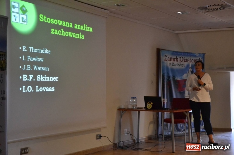 Zdjęcie w galerii na portalu naszraciborz.pl: Nie przydeptuj małych skrzydeł…Konferencja na zamku  wiadomości z regionu