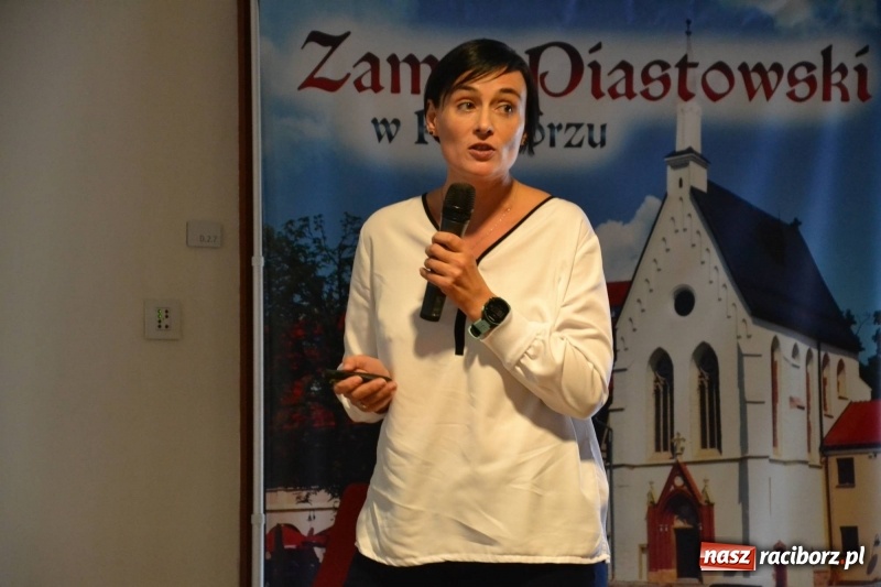 Zdjęcie w galerii na portalu naszraciborz.pl: Nie przydeptuj małych skrzydeł…Konferencja na zamku  wiadomości z regionu