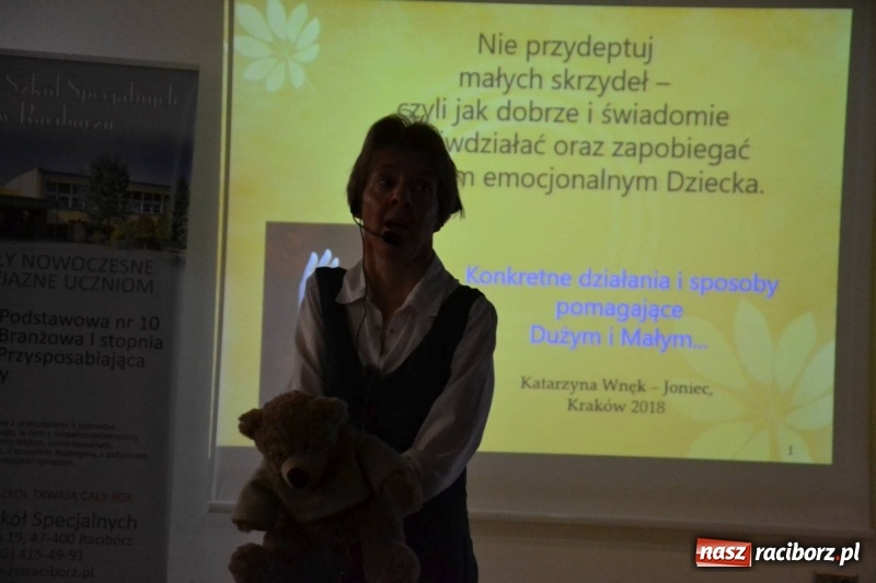 Zdjęcie w galerii na portalu naszraciborz.pl: Nie przydeptuj małych skrzydeł…Konferencja na zamku  wiadomości z regionu