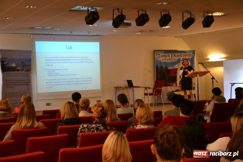 Zdjęcie w galerii na portalu naszraciborz.pl: Nie przydeptuj małych skrzydeł…Konferencja na zamku  wiadomości z regionu