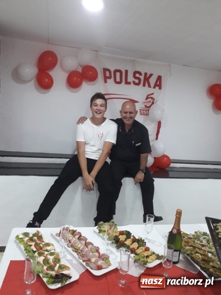 Zdjęcie w galerii na portalu naszraciborz.pl: Uczniowie CKZiU nr 1 100. rocznicę odzyskania niepodległości świętowali już na Teneryfie  wiadomości z regionu