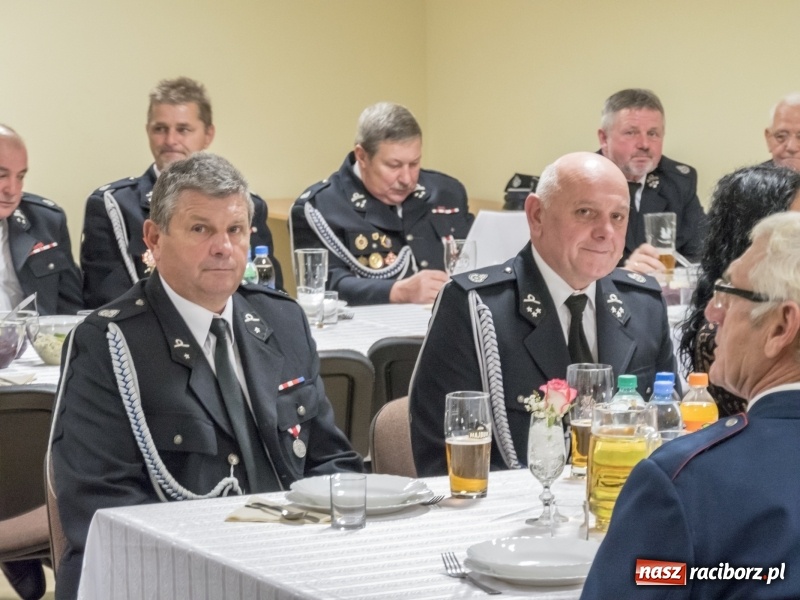 Zdjęcie w galerii na portalu naszraciborz.pl: Druhowie weterani spotkali się w Markowicach  wiadomości z regionu