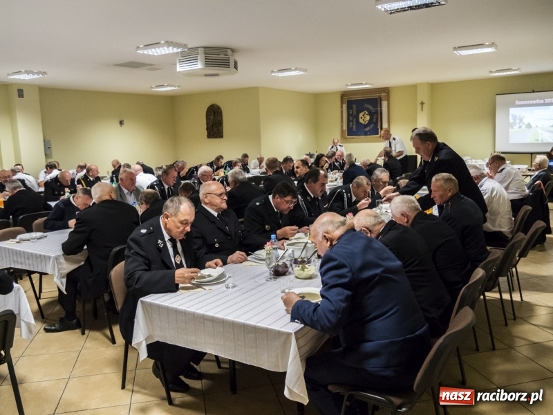 Zdjęcie w galerii na portalu naszraciborz.pl: Druhowie weterani spotkali się w Markowicach  wiadomości z regionu