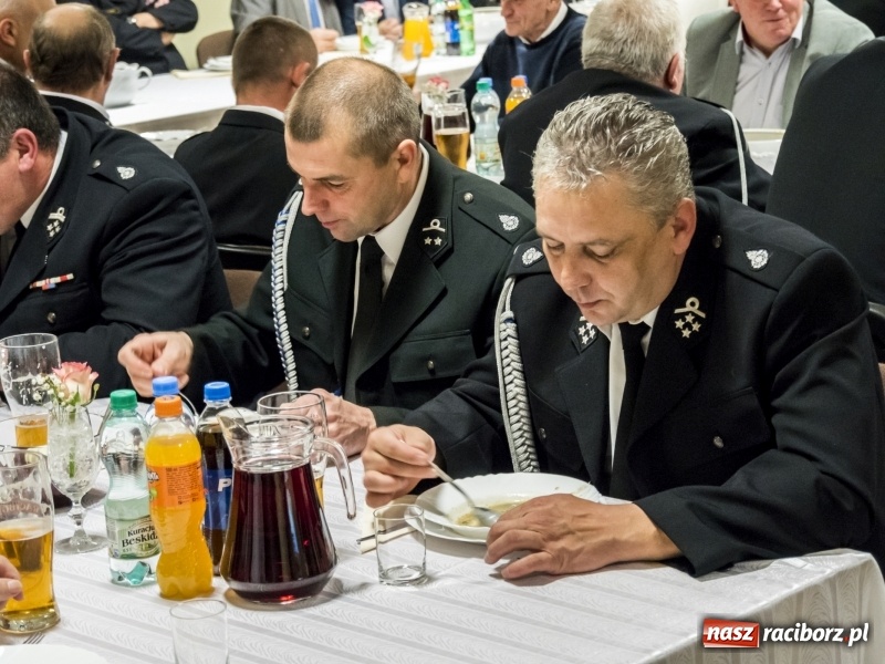 Zdjęcie w galerii na portalu naszraciborz.pl: Druhowie weterani spotkali się w Markowicach  wiadomości z regionu