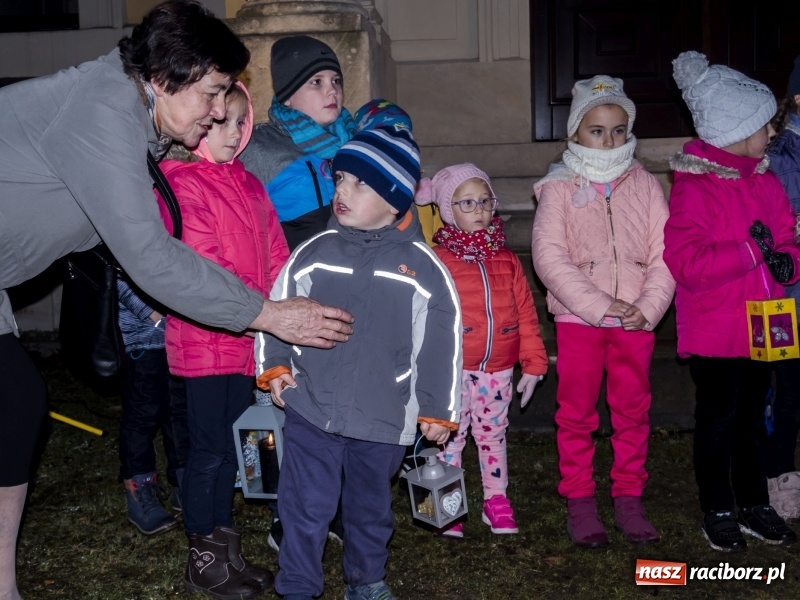 Zdjęcie w galerii na portalu naszraciborz.pl: Dziewięćset rogali na św. Marcina w Rudach  wiadomości z regionu