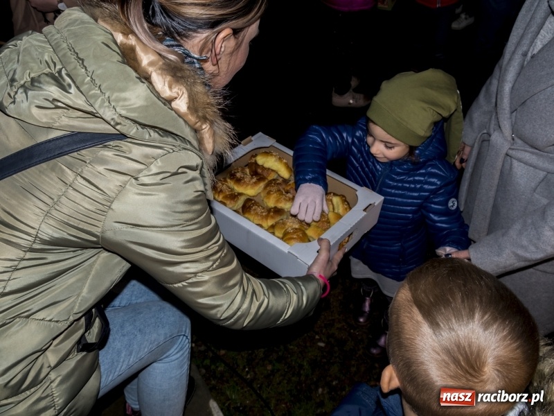 Zdjęcie w galerii na portalu naszraciborz.pl: Dziewięćset rogali na św. Marcina w Rudach  wiadomości z regionu