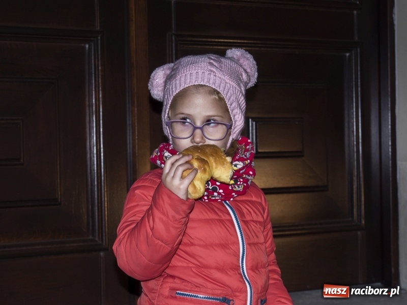 Zdjęcie w galerii na portalu naszraciborz.pl: Dziewięćset rogali na św. Marcina w Rudach  wiadomości z regionu