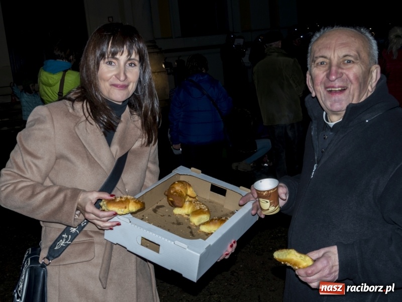 Zdjęcie w galerii na portalu naszraciborz.pl: Dziewięćset rogali na św. Marcina w Rudach  wiadomości z regionu