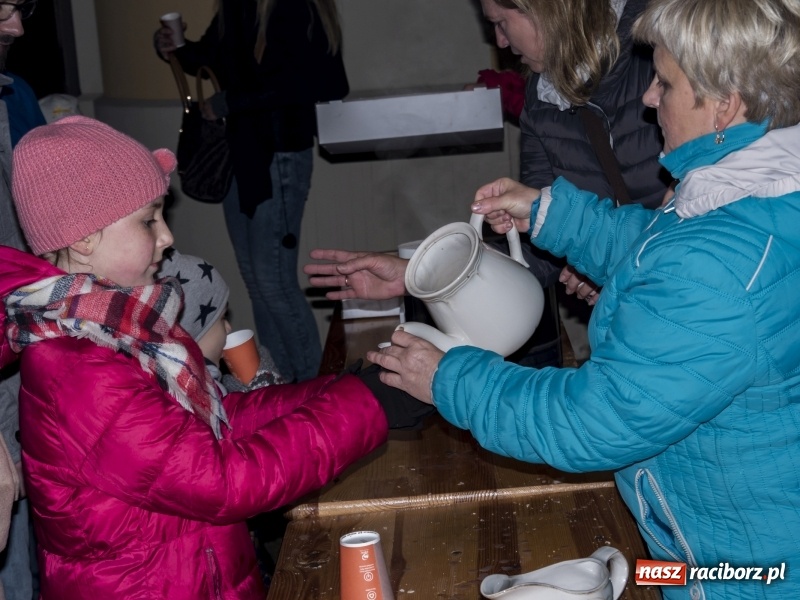 Zdjęcie w galerii na portalu naszraciborz.pl: Dziewięćset rogali na św. Marcina w Rudach  wiadomości z regionu