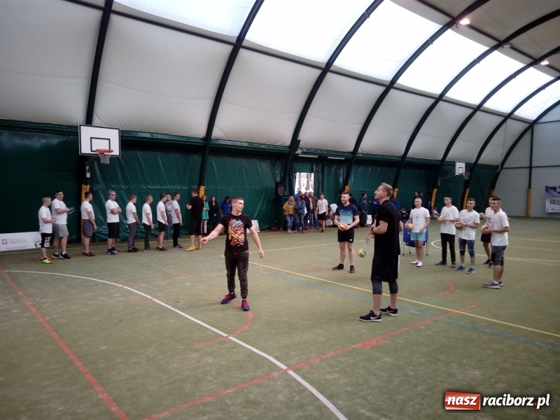 Zdjęcie w galerii na portalu naszraciborz.pl: Siódmak, Kadziewicz i Naval gościli w rudzkim MOW wiadomości z regionu