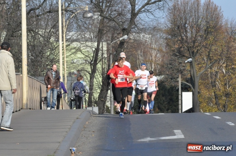 Zdjęcie w galerii na portalu naszraciborz.pl: Od Bałtyku do Tatr. Narodowy Bieg Stulecia w Raciborzu FOTO i WIDEO wiadomości z regionu
