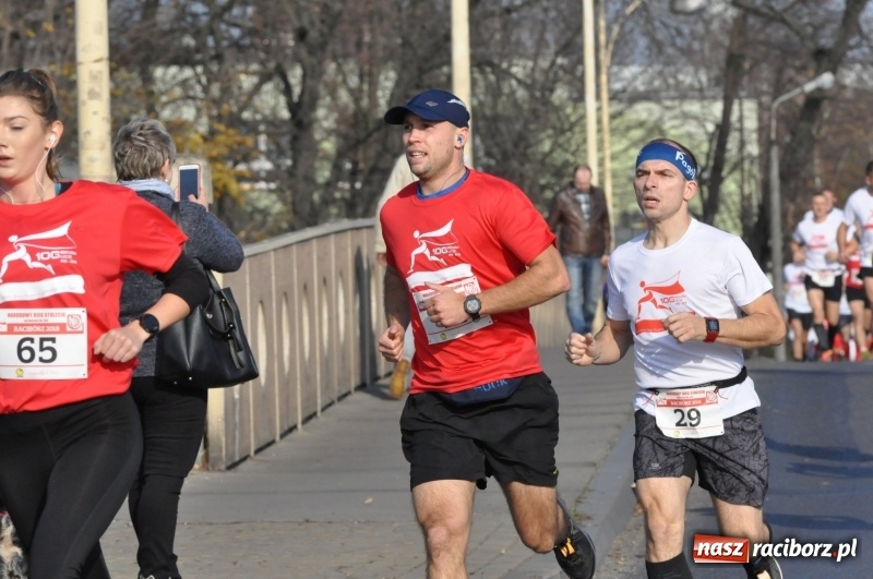 Zdjęcie w galerii na portalu naszraciborz.pl: Od Bałtyku do Tatr. Narodowy Bieg Stulecia w Raciborzu FOTO i WIDEO wiadomości z regionu