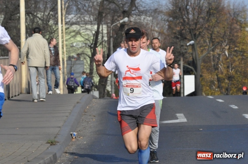 Zdjęcie w galerii na portalu naszraciborz.pl: Od Bałtyku do Tatr. Narodowy Bieg Stulecia w Raciborzu FOTO i WIDEO wiadomości z regionu