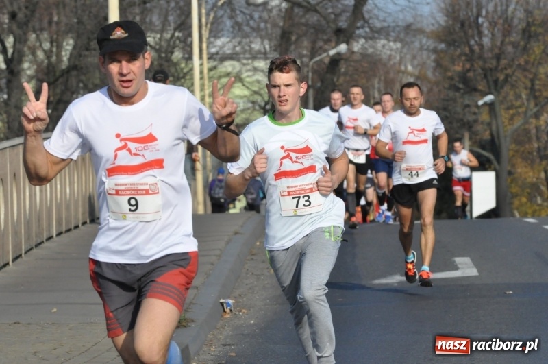 Zdjęcie w galerii na portalu naszraciborz.pl: Od Bałtyku do Tatr. Narodowy Bieg Stulecia w Raciborzu FOTO i WIDEO wiadomości z regionu