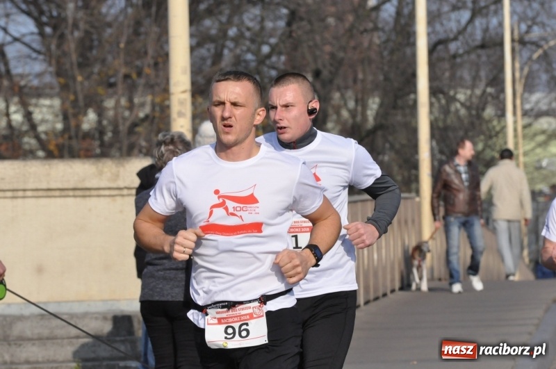 Zdjęcie w galerii na portalu naszraciborz.pl: Od Bałtyku do Tatr. Narodowy Bieg Stulecia w Raciborzu FOTO i WIDEO wiadomości z regionu