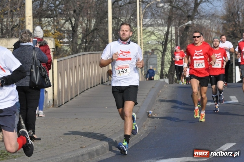 Zdjęcie w galerii na portalu naszraciborz.pl: Od Bałtyku do Tatr. Narodowy Bieg Stulecia w Raciborzu FOTO i WIDEO wiadomości z regionu