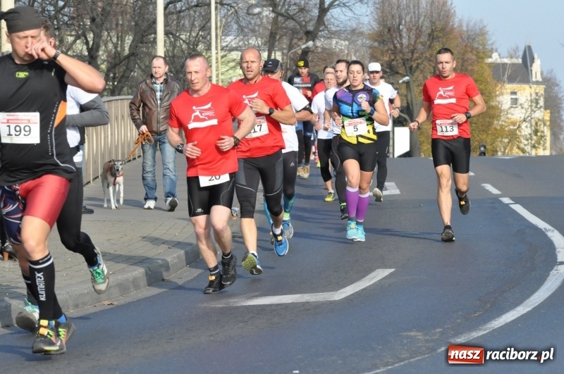 Zdjęcie w galerii na portalu naszraciborz.pl: Od Bałtyku do Tatr. Narodowy Bieg Stulecia w Raciborzu FOTO i WIDEO wiadomości z regionu