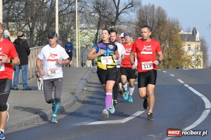 Zdjęcie w galerii na portalu naszraciborz.pl: Od Bałtyku do Tatr. Narodowy Bieg Stulecia w Raciborzu FOTO i WIDEO wiadomości z regionu